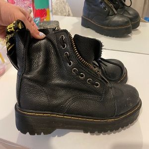 Dr. Marten Sinclair Platform